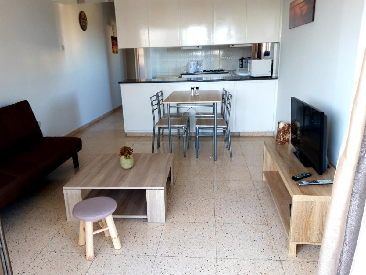 La Veranda Sea View Apartments Larnaca Luaran gambar