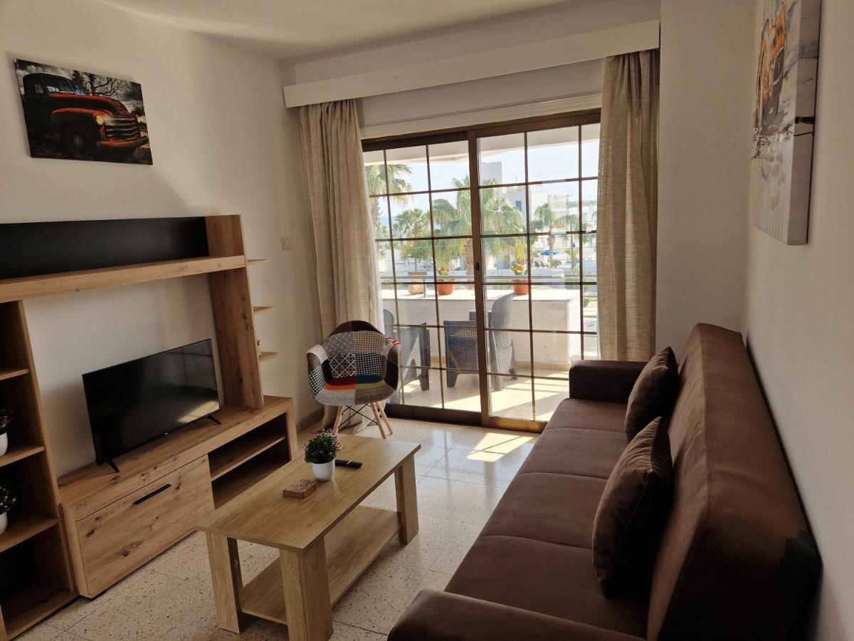 La Veranda Sea View Apartments Larnaca Luaran gambar