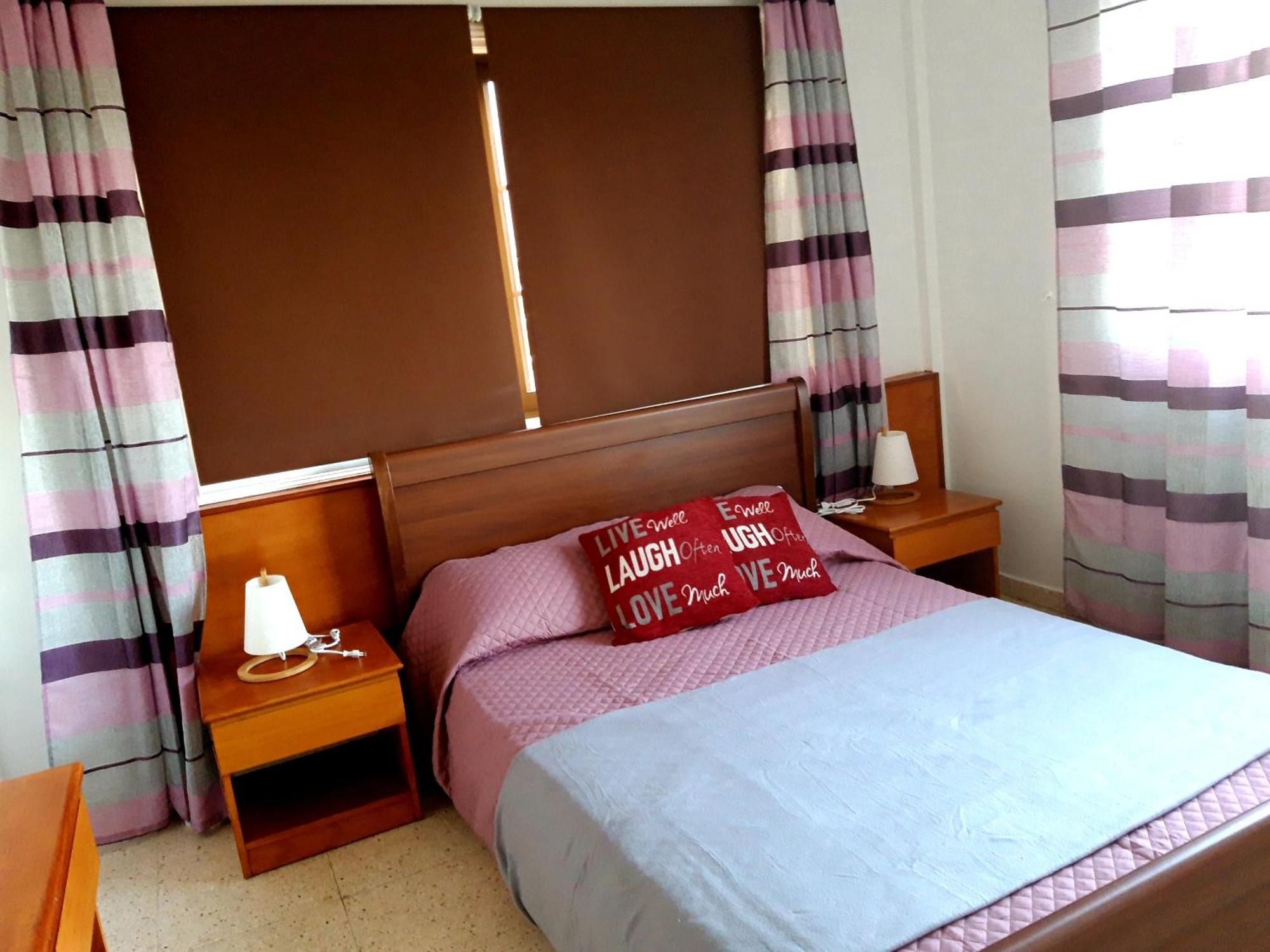 La Veranda Sea View Apartments Larnaca Bilik gambar